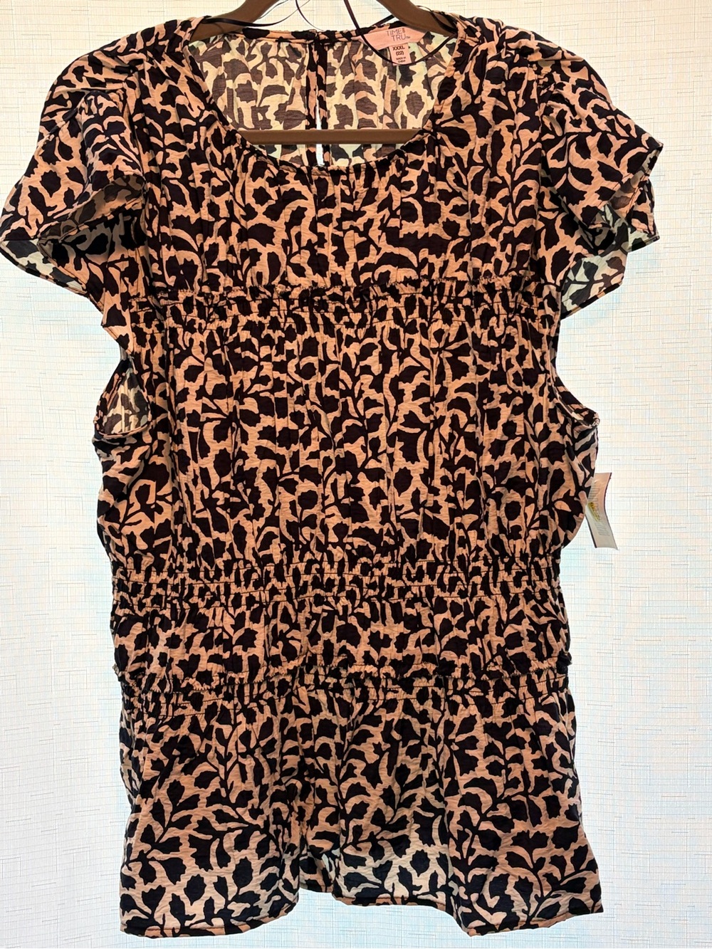 Time and Tru Black and Tan Floral Print Short Sleeve Blouse plus size